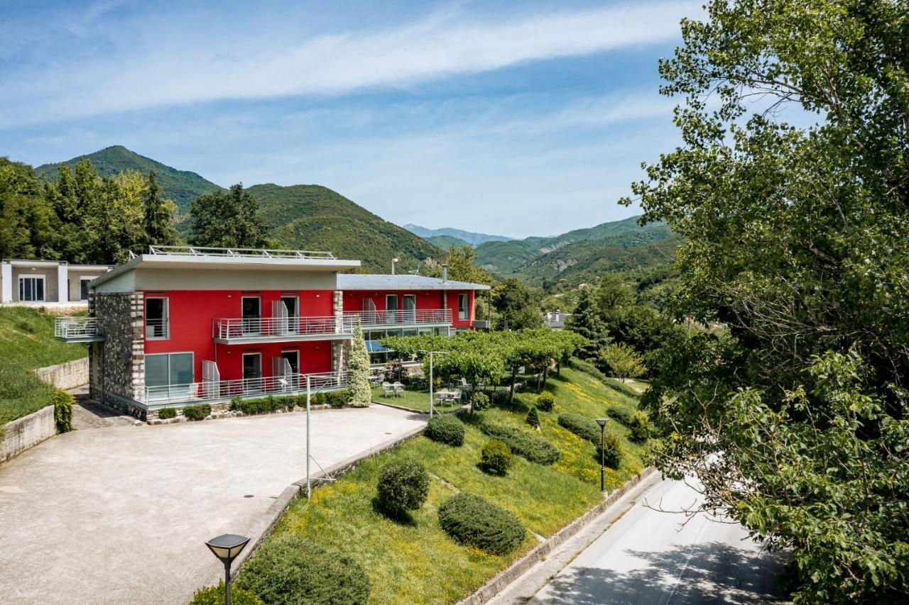 Gefiri Plakas Hotel, Tzoumerka Exteriör bild