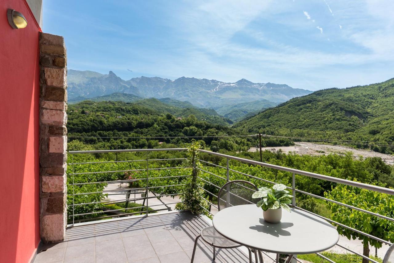 Gefiri Plakas Hotel, Tzoumerka Exteriör bild
