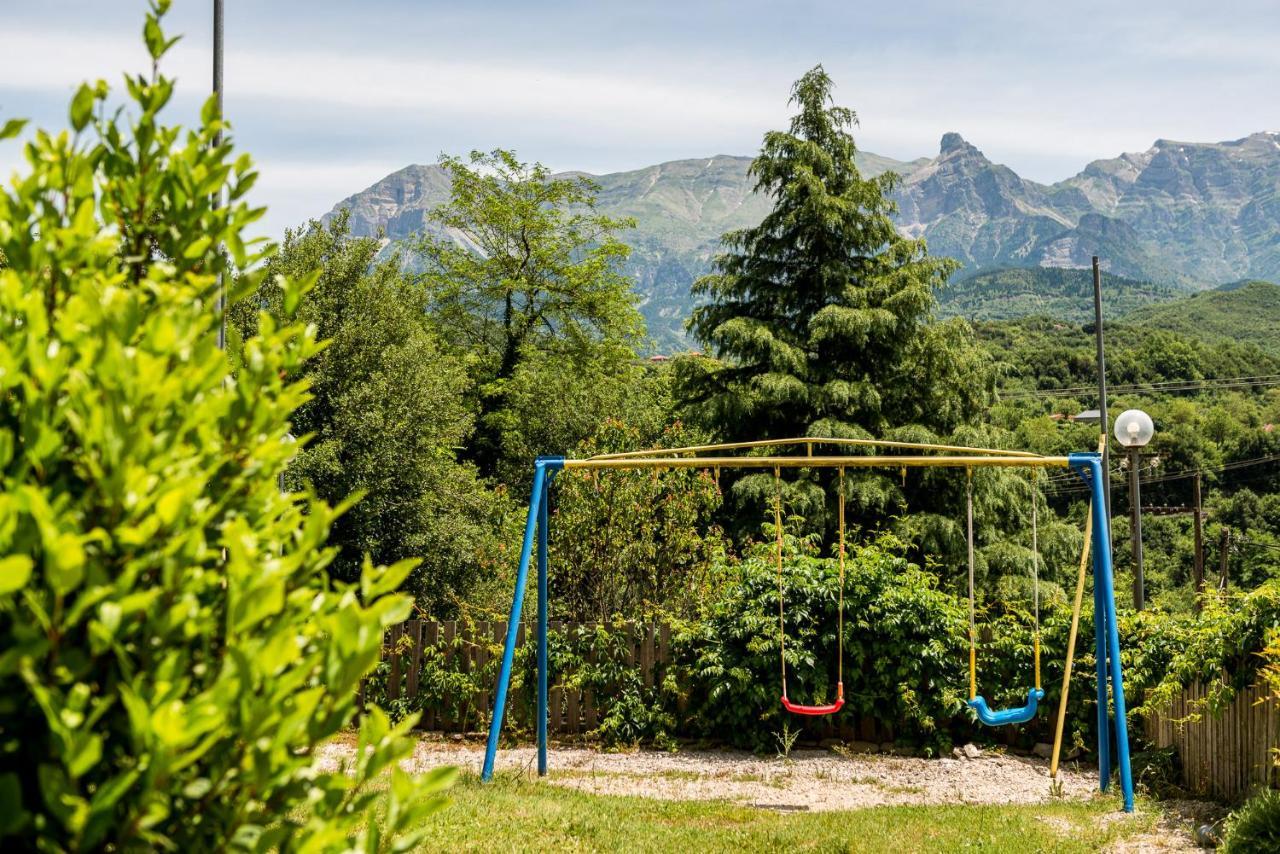 Gefiri Plakas Hotel, Tzoumerka Exteriör bild