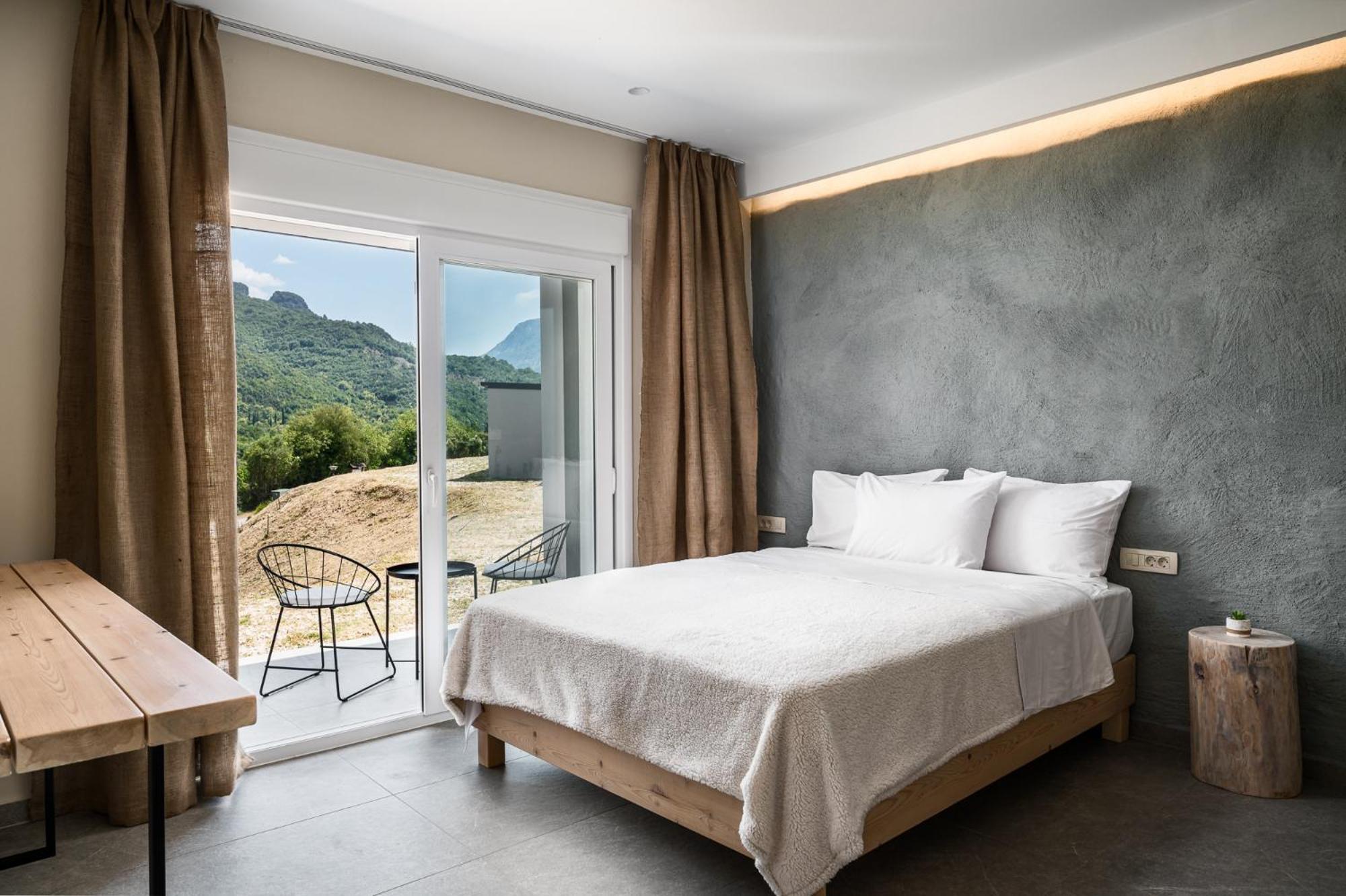 Gefiri Plakas Hotel, Tzoumerka Exteriör bild