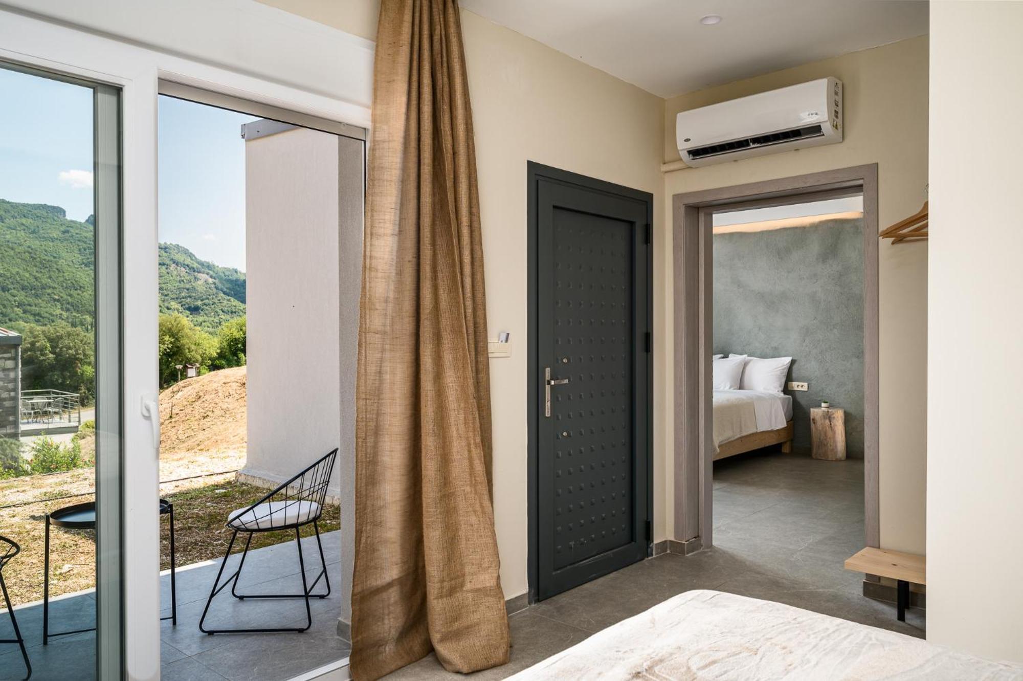 Gefiri Plakas Hotel, Tzoumerka Exteriör bild